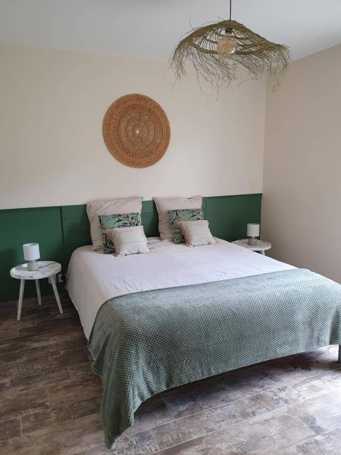 Le Coeur De La Petite Cisse Bed & Breakfast Monteaux Eksteriør bilde