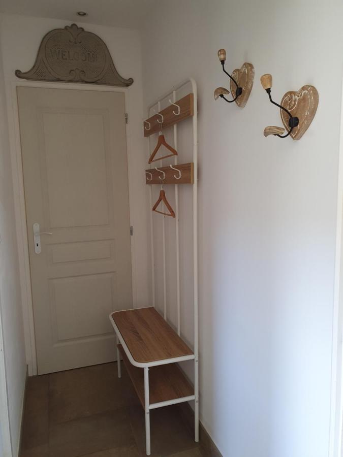 Le Coeur De La Petite Cisse Bed & Breakfast Monteaux Eksteriør bilde